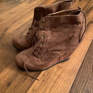 Brown wedges